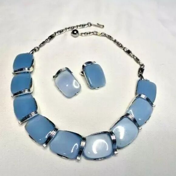 Vintage Lisner Necklace with matching Earrings - Stunning! - Picture 5 of 8